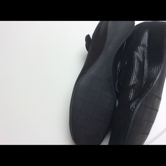 Shoes - Picture 5 of 5